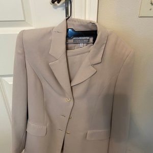 Casual Corner Pant Suit Set